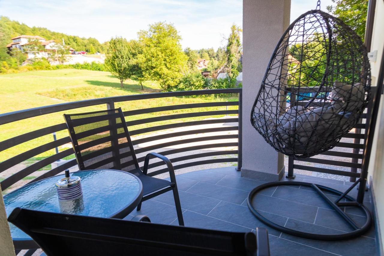 Apartmani Leptir Rakovica Ngoại thất bức ảnh