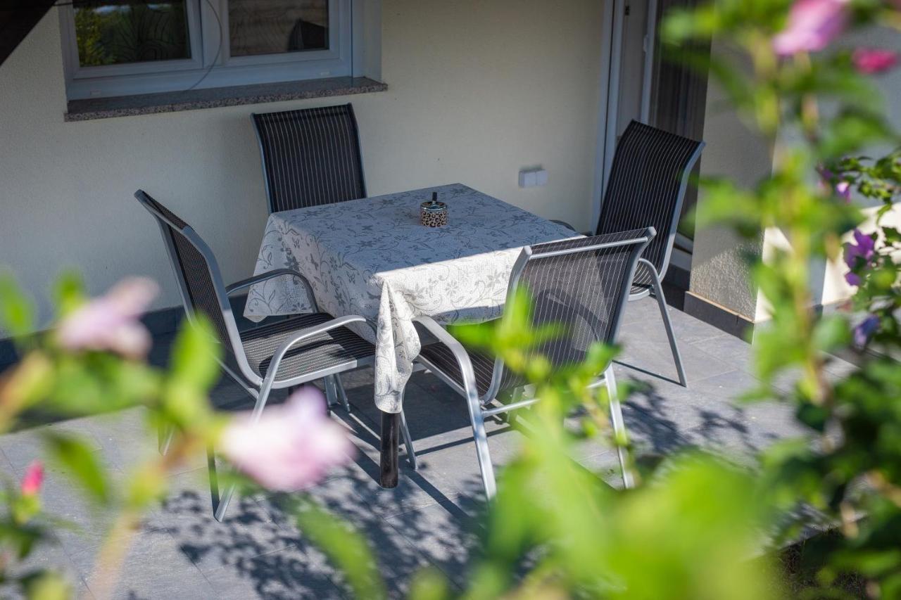 Apartmani Leptir Rakovica Ngoại thất bức ảnh