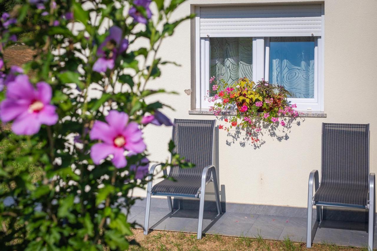Apartmani Leptir Rakovica Ngoại thất bức ảnh
