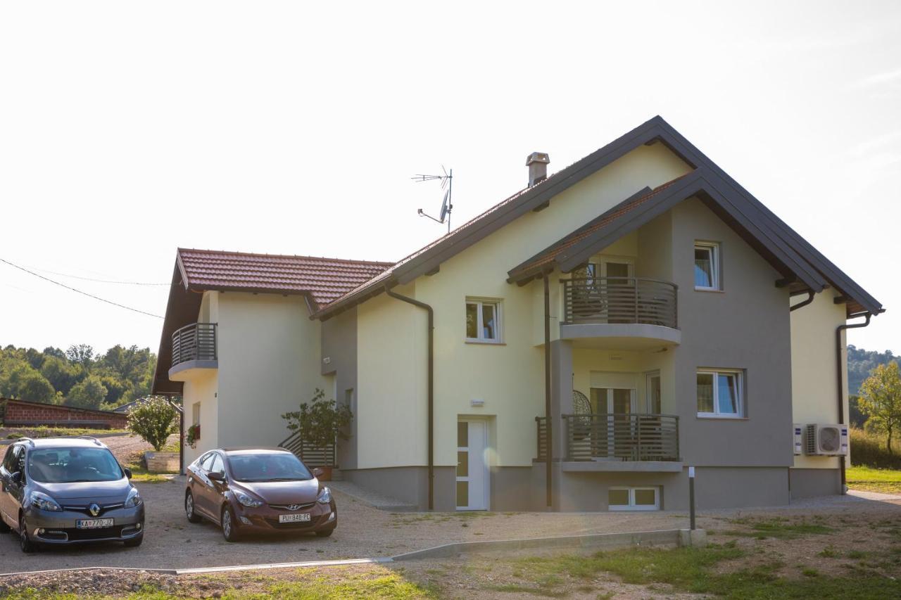 Apartmani Leptir Rakovica Ngoại thất bức ảnh