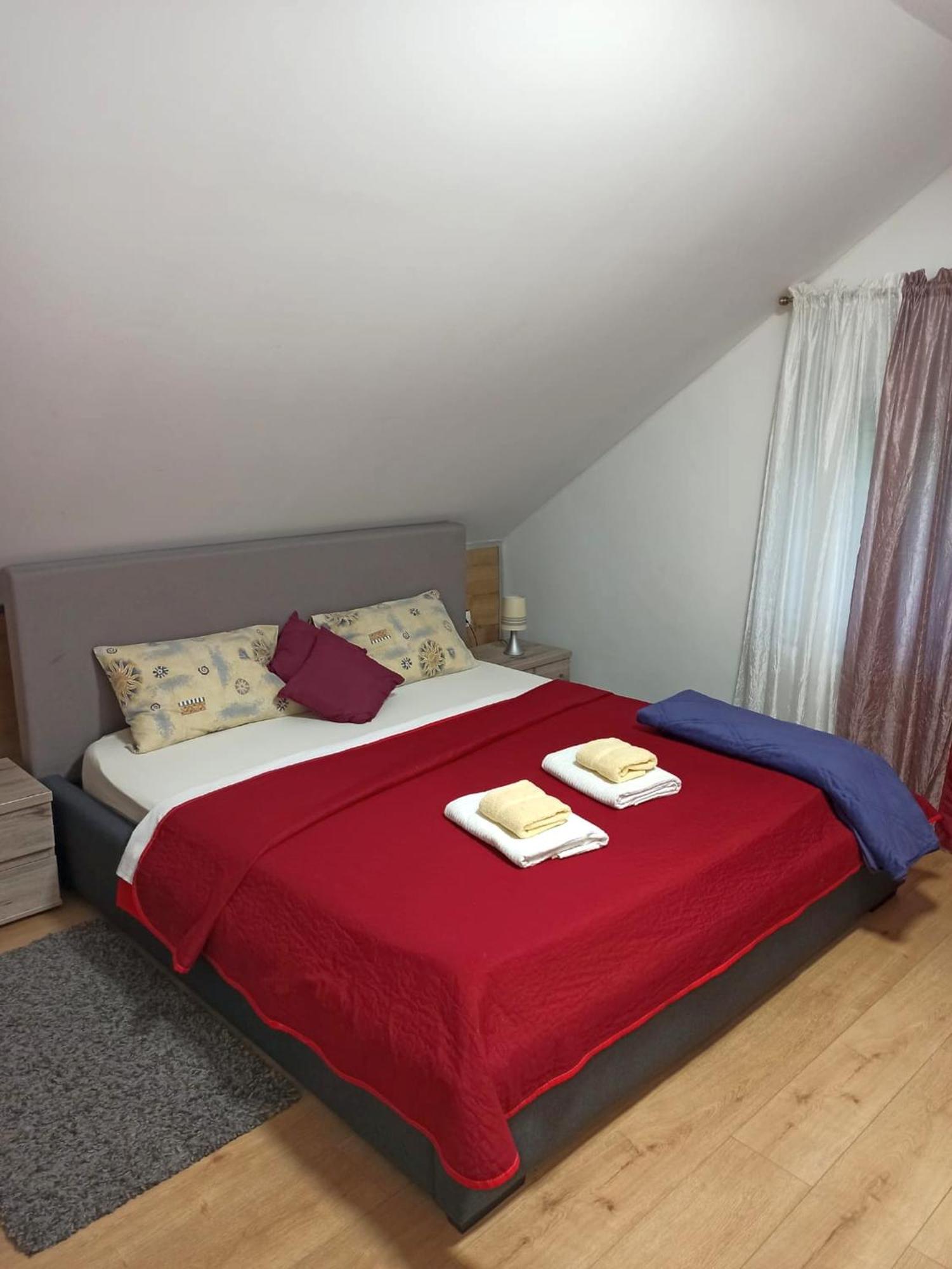 Apartmani Leptir Rakovica Ngoại thất bức ảnh
