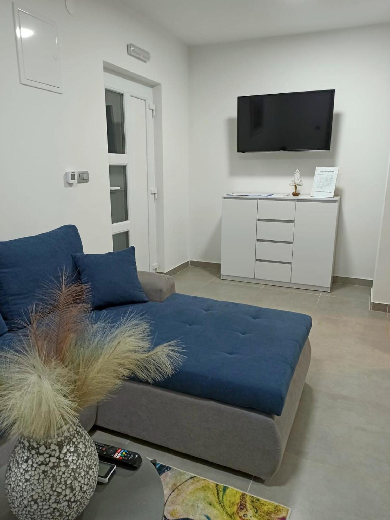 Apartmani Leptir Rakovica Ngoại thất bức ảnh